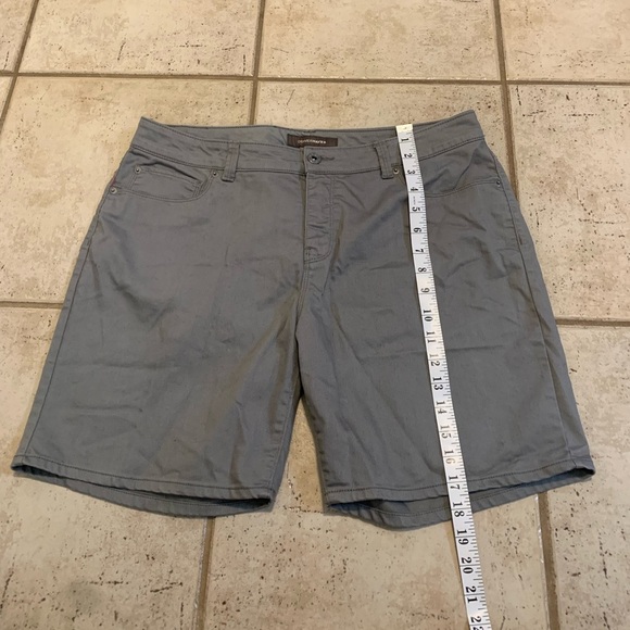 Denver Hayes Mia Mid Rise Grey Shorts - Women's Size 14 - Picture 6 of 6